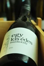Egy kis édes muskotály Egy kis édes muskotály