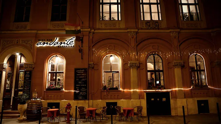 Úgy tűnik, 10 év már történelem
